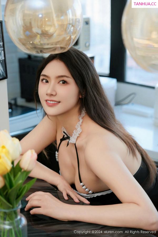 方子萱  [XiuRen]高清写真图 2024.12.16 No.9606 方子萱 丝袜美臀第28张图片